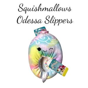 NWT Squishmallows Odessa Girls Slippers Rainbow Tie Dye Pattern Size 11-12